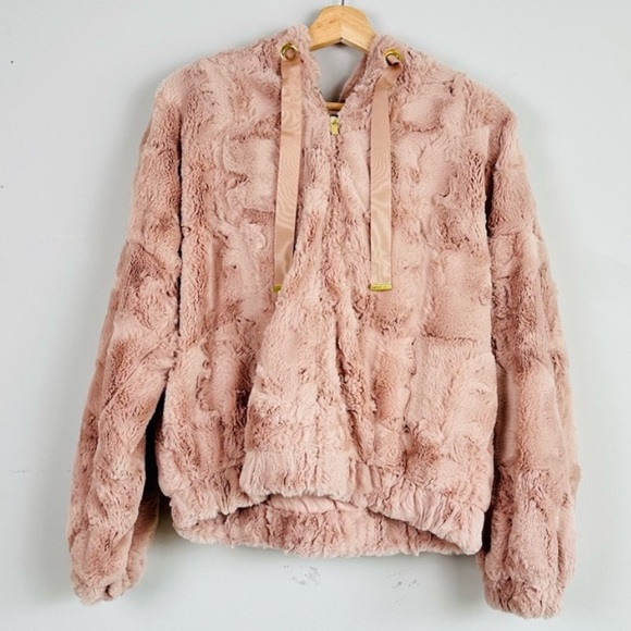 EXPRESS Faux Fur Full Zip HOODED TEDDY JACKET! Soft Cozy Winter Pockets NWT - Picture 1 of 2